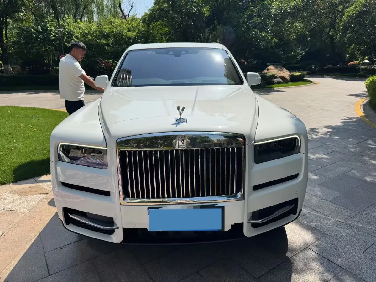 2018 Rolls-Royce Cullinan 6.7T 571HP V12 8AT,autocango,china used car exporter,china ev exporter,chinese used car exporter,chinese used ev exporter