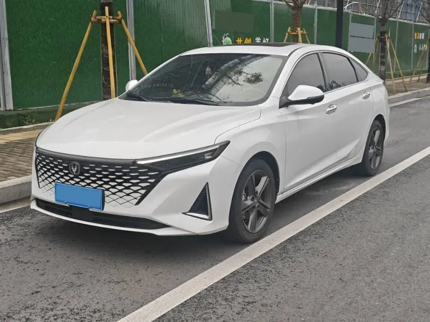 2023 ChangAn Raeton Plus 1.5T 188HP L4 7DCT,autocango,china used car exporter,china ev exporter,chinese used car exporter,chinese used ev exporter