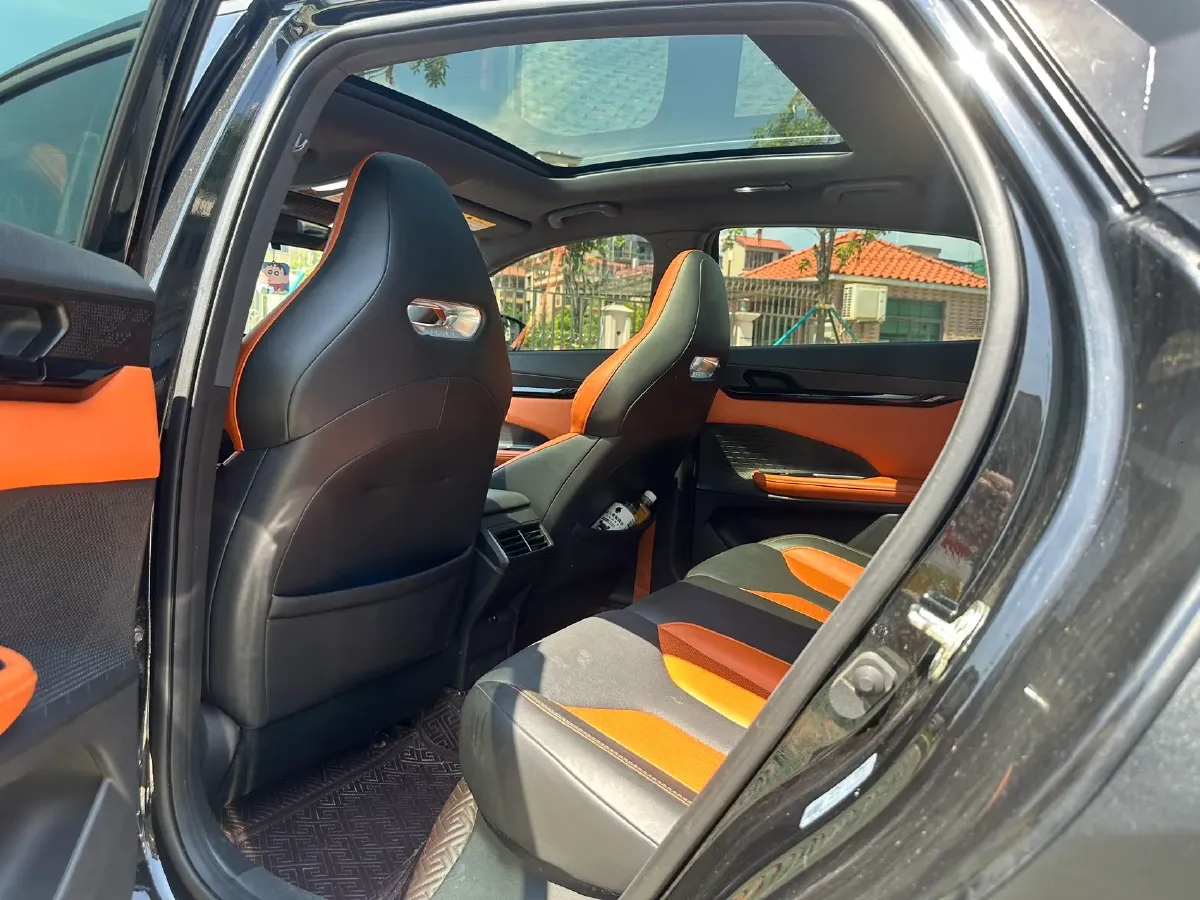 2023 ChangAn UNI-V 1.5T 188HP L4 7DCT,autocango,china used car exporter,china ev exporter,chinese used car exporter,chinese used ev exporter