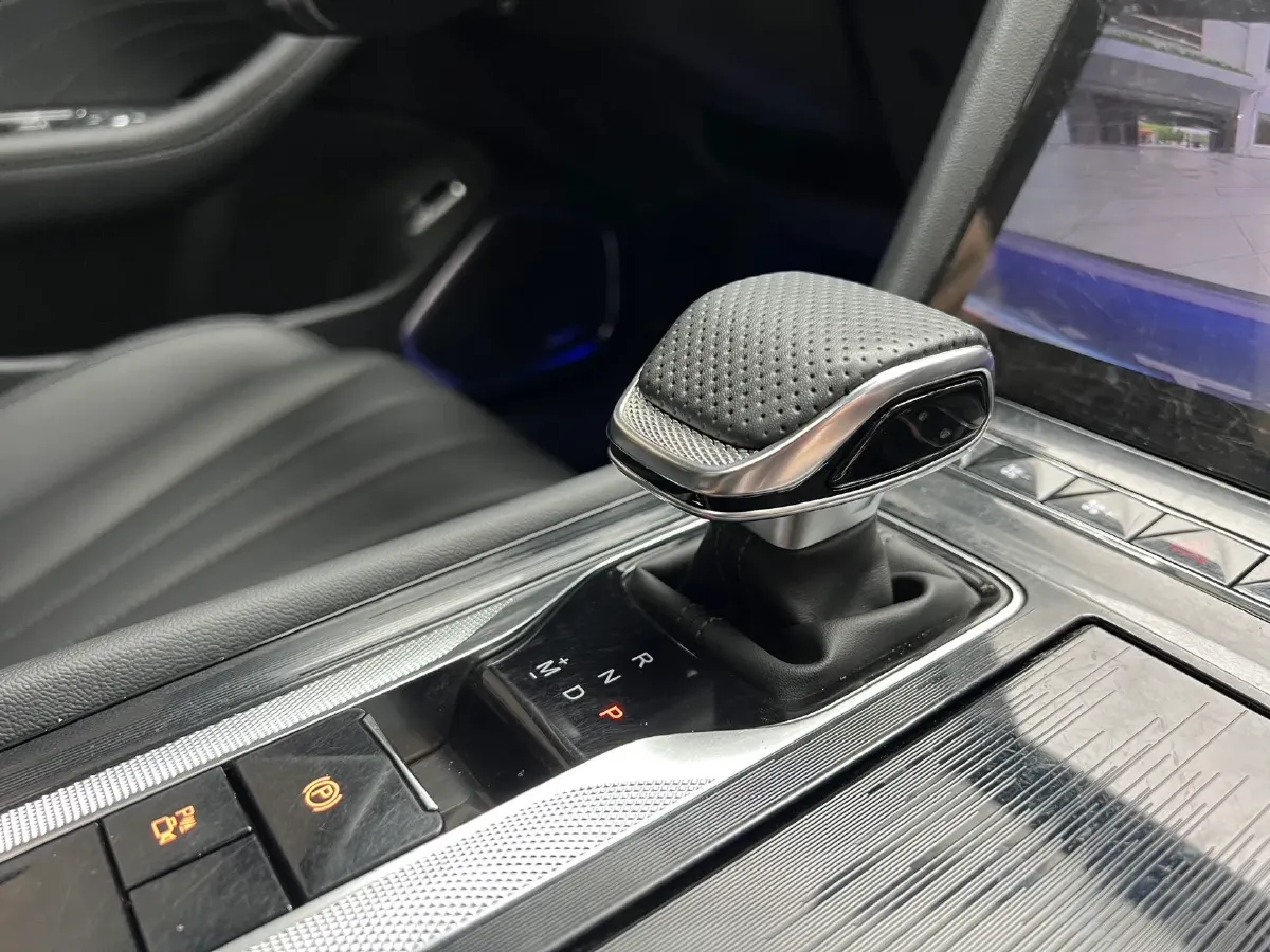 2025 HongQi H5 1.5T 169HP L4 7DCT,autocango,china used car exporter,china ev exporter,chinese used car exporter,chinese used ev exporter