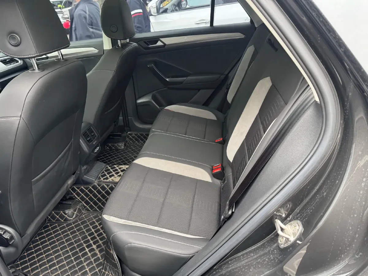 2021 Volkswagen T-Roc 1.4T 150HP L4 7DCT,autocango,china used car exporter,china ev exporter,chinese used car exporter,chinese used ev exporter