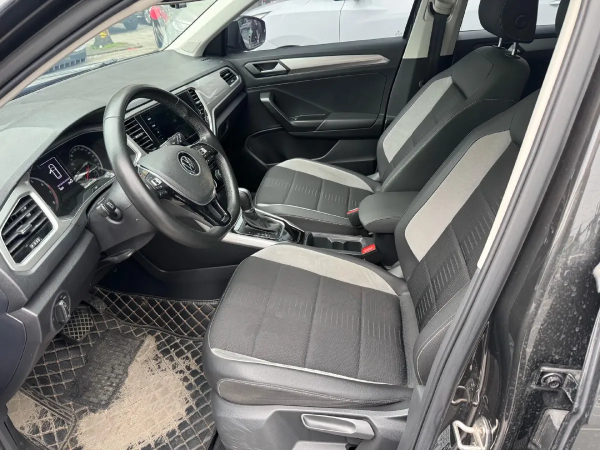 2021 Volkswagen T-Roc 1.4T 150HP L4 7DCT,autocango,china used car exporter,china ev exporter,chinese used car exporter,chinese used ev exporter