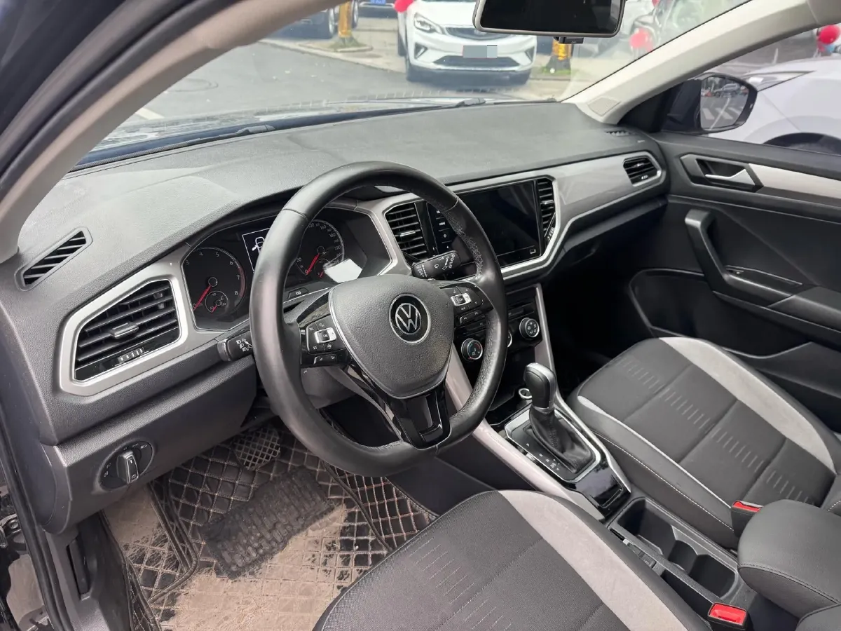 2021 Volkswagen T-Roc 1.4T 150HP L4 7DCT,autocango,china used car exporter,china ev exporter,chinese used car exporter,chinese used ev exporter