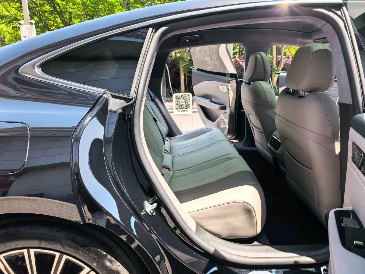 2025 Geely Galaxy Starshine 8 1.5T 163HP L4 3DHT PHEV 27.69KWH,autocango,china used car exporter,china ev exporter,chinese used car exporter,chinese used ev exporter