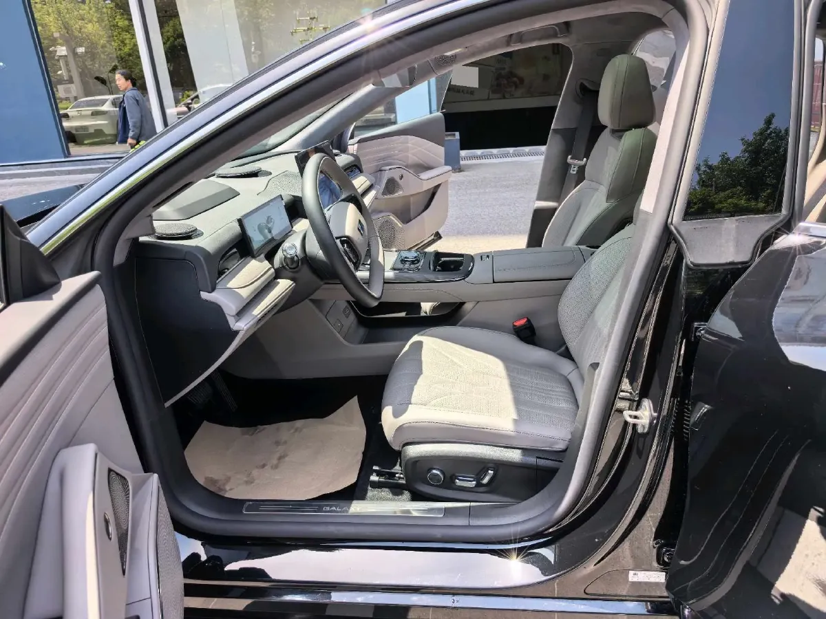 2025 Geely Galaxy Starshine 8 1.5T 163HP L4 3DHT PHEV 27.69KWH,autocango,china used car exporter,china ev exporter,chinese used car exporter,chinese used ev exporter