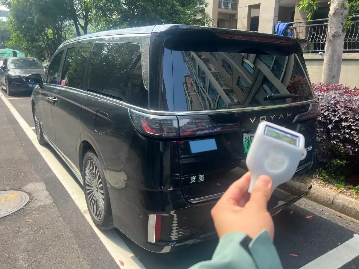 2025 Voyah Dream 1.5T 150HP L4 PHEV 41.7KWH,autocango,china used car exporter,china ev exporter,chinese used car exporter,chinese used ev exporter