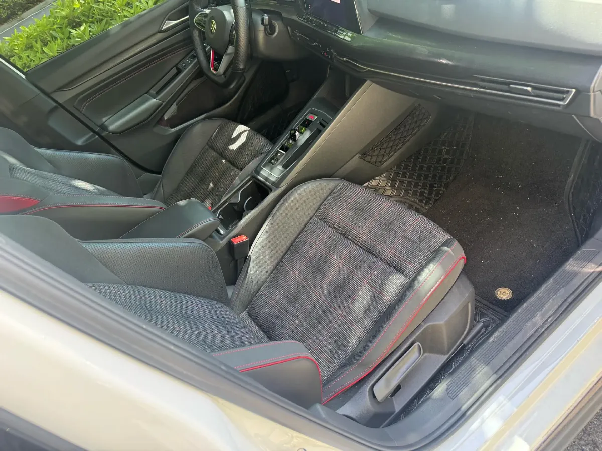 2023 Volkswagen GolfGTI 2.0T 220HP L4 7DCT,autocango,china used car exporter,china ev exporter,chinese used car exporter,chinese used ev exporter