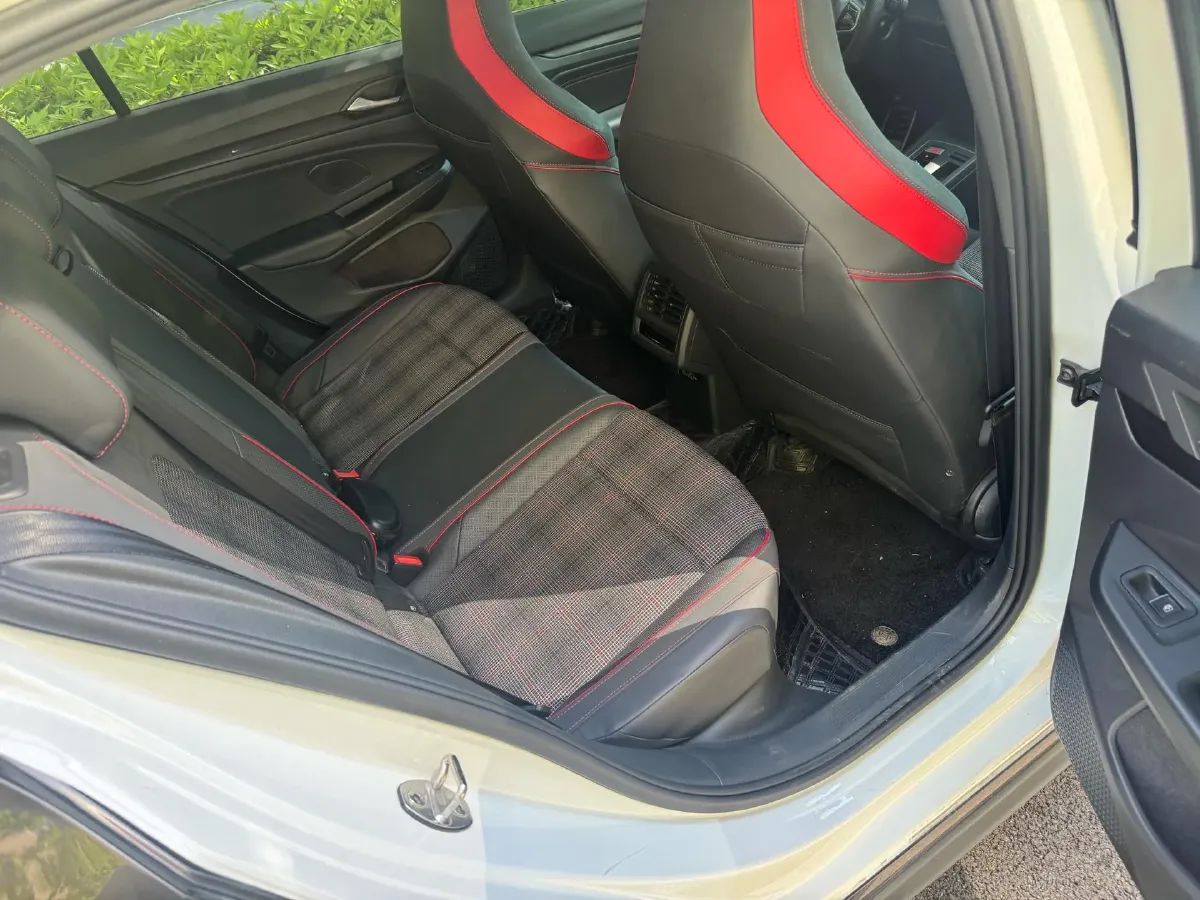 2023 Volkswagen GolfGTI 2.0T 220HP L4 7DCT,autocango,china used car exporter,china ev exporter,chinese used car exporter,chinese used ev exporter
