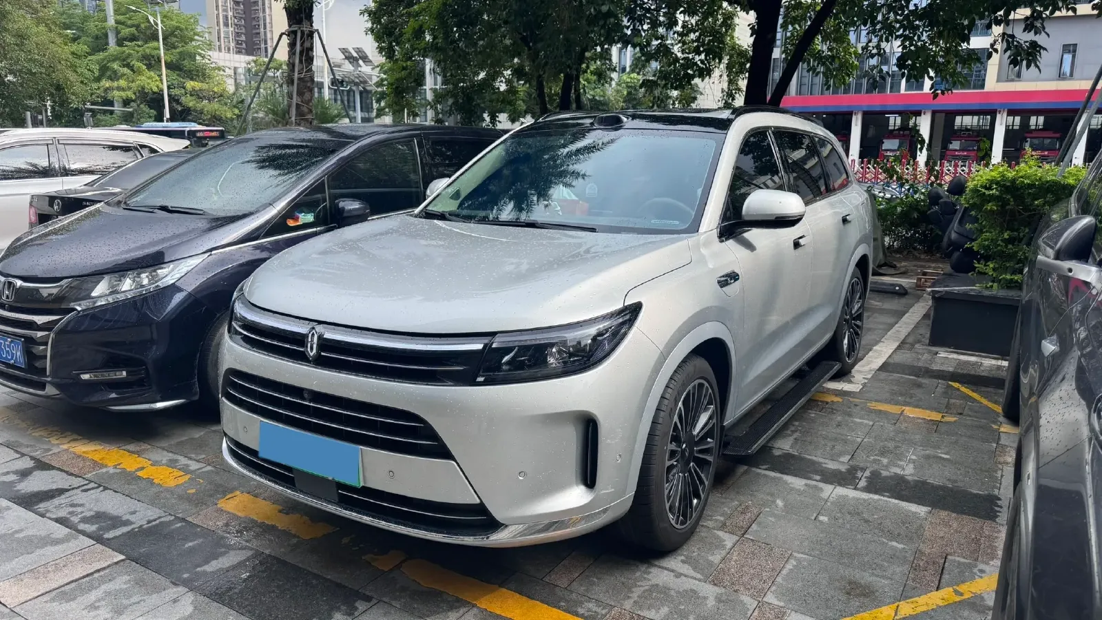 2024 AITO AITO M7 1.5T 152HP L4 REEV 40KWH,autocango,china used car exporter,china ev exporter,chinese used car exporter,chinese used ev exporter
