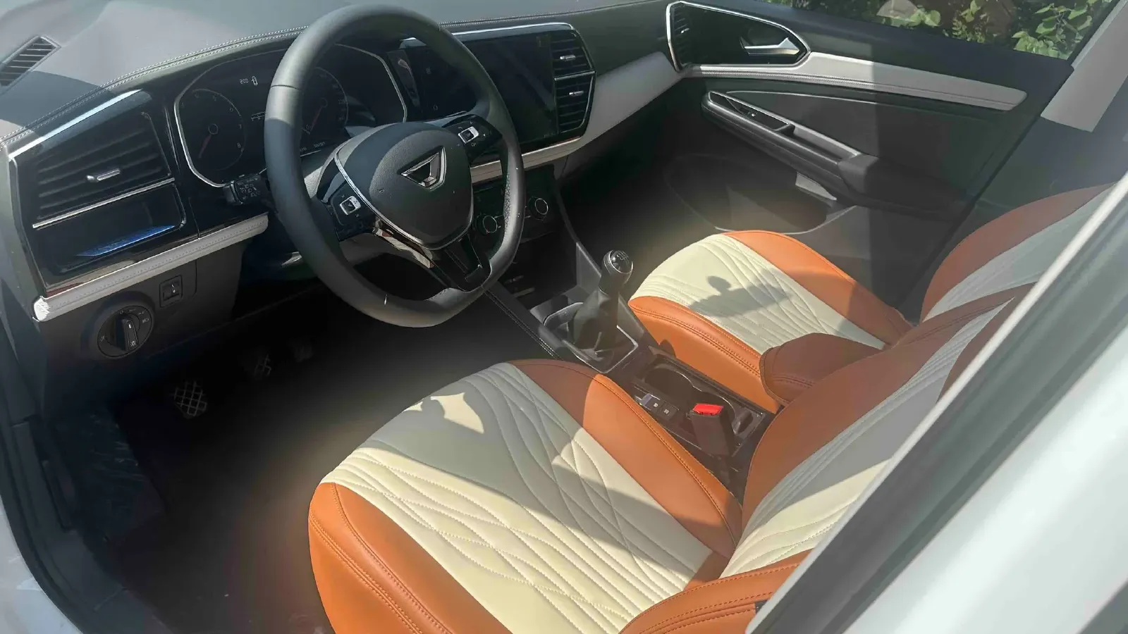 2024 Jetta VS5 1.4T 150HP L4 5MT,autocango,china used car exporter,china ev exporter,chinese used car exporter,chinese used ev exporter