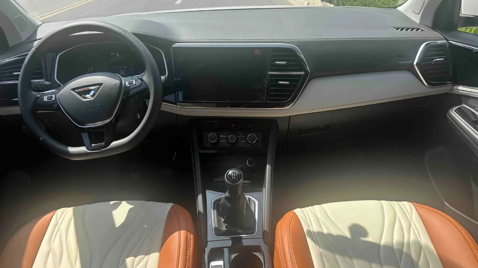 2024 Jetta VS5 1.4T 150HP L4 5MT,autocango,china used car exporter,china ev exporter,chinese used car exporter,chinese used ev exporter