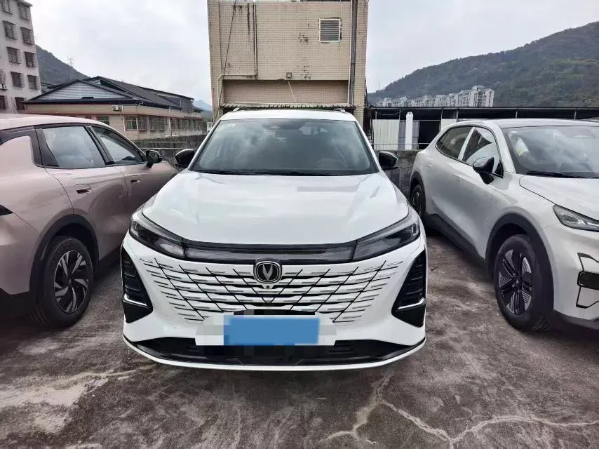 2024 ChangAn CS75 Plus 2.0T 233HP L4 8AT,autocango,china used car exporter,china ev exporter,chinese used car exporter,chinese used ev exporter