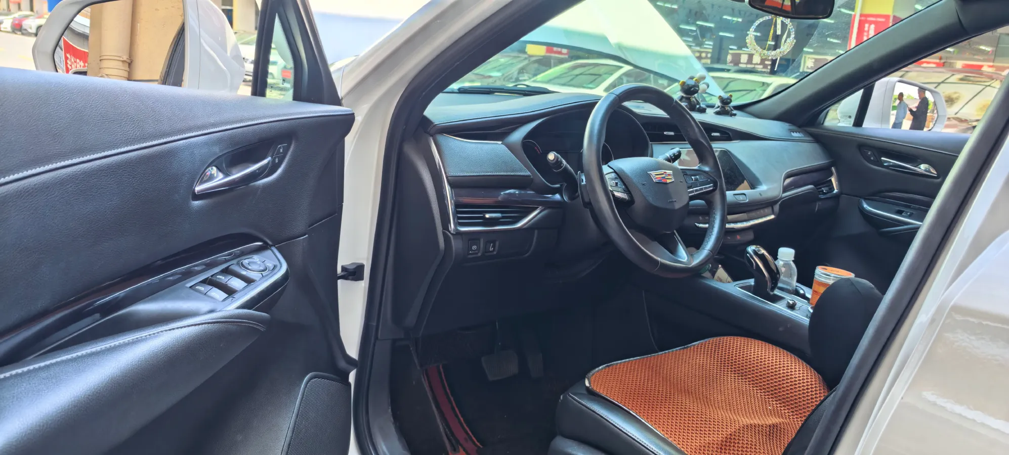2020 Cadillac XT4 2.0T 241HP L4 9AT,autocango,china used car exporter,china ev exporter,chinese used car exporter,chinese used ev exporter