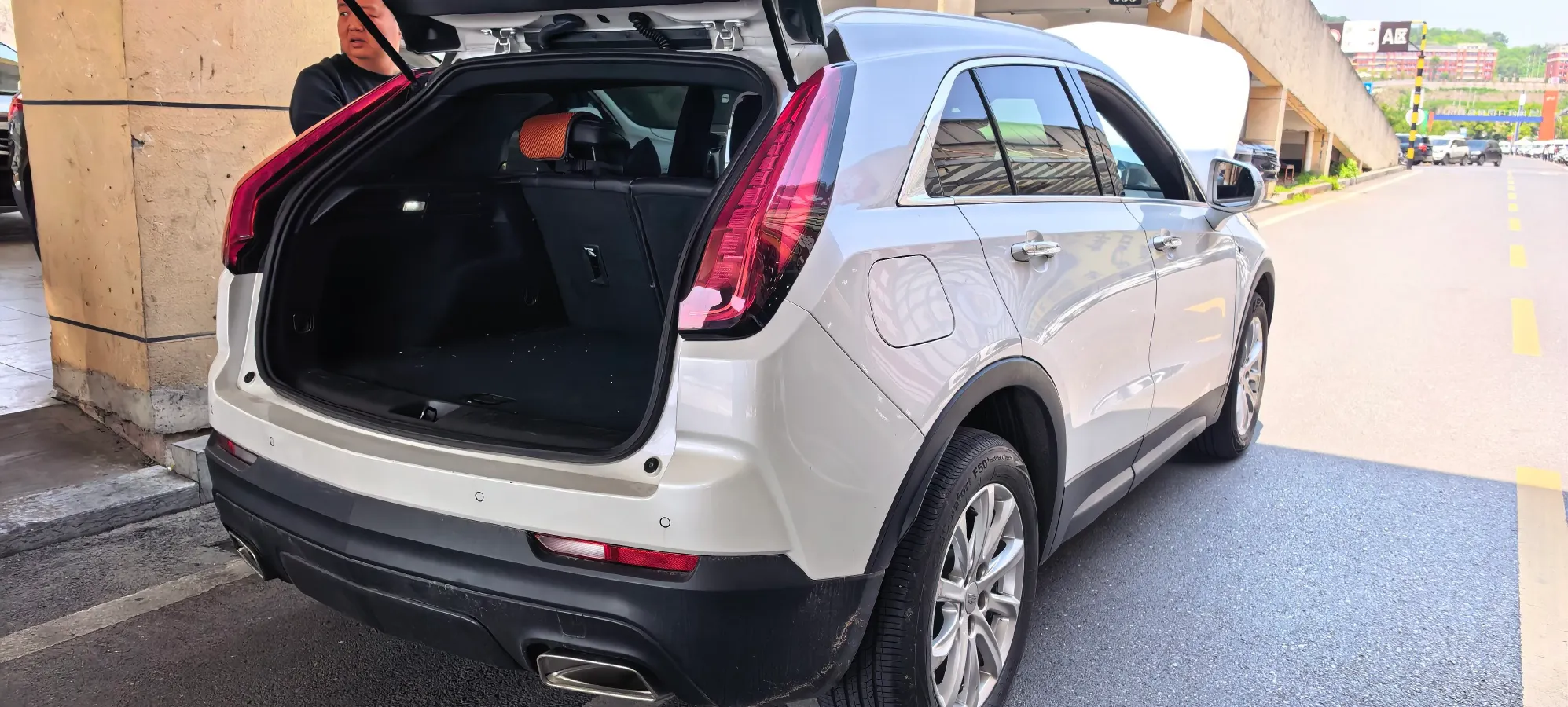 2020 Cadillac XT4 2.0T 241HP L4 9AT,autocango,china used car exporter,china ev exporter,chinese used car exporter,chinese used ev exporter