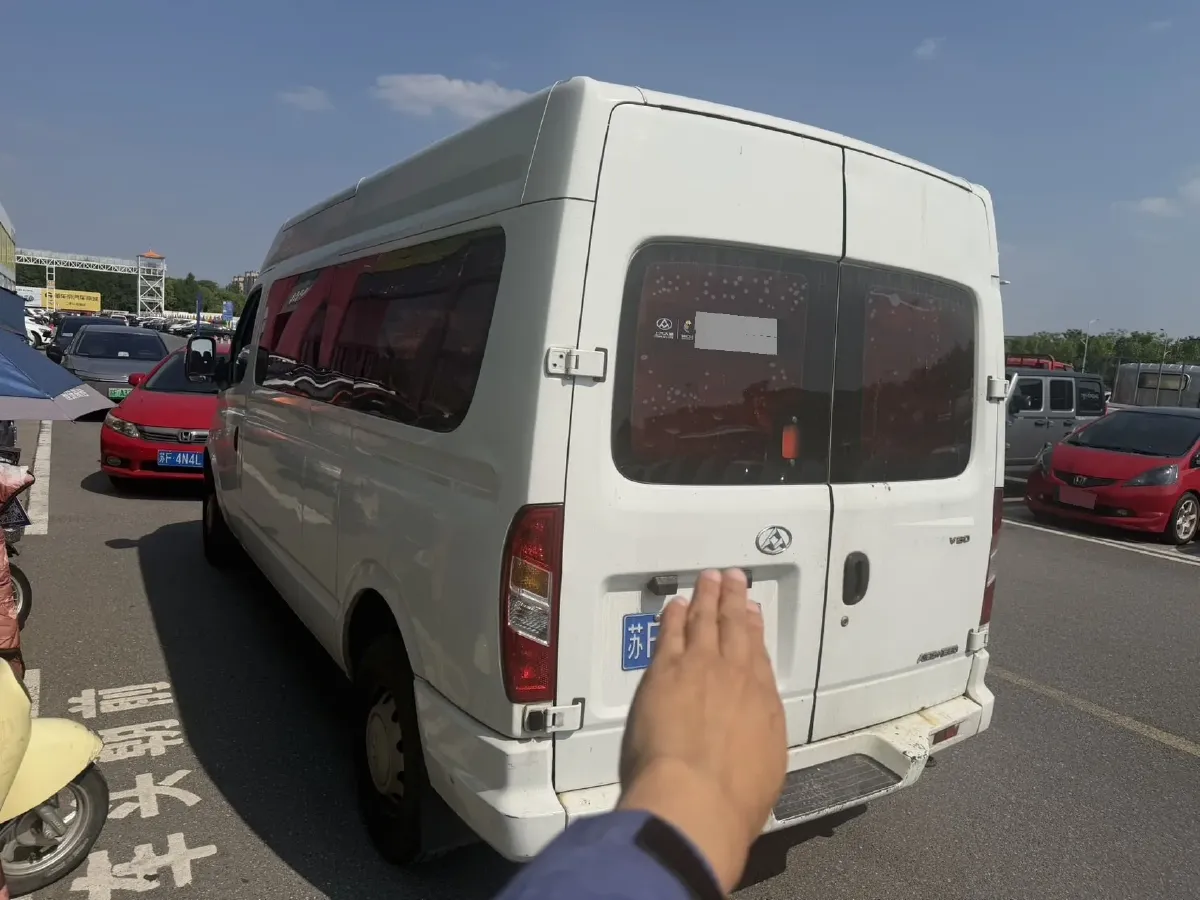 2018 MAXUS XinTu V80 2.5T 136HP L4 6MT,autocango,china used car exporter,china ev exporter,chinese used car exporter,chinese used ev exporter