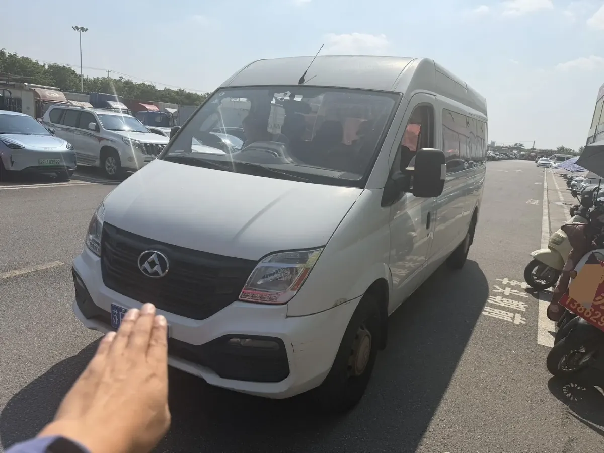 2018 MAXUS XinTu V80 2.5T 136HP L4 6MT,autocango,china used car exporter,china ev exporter,chinese used car exporter,chinese used ev exporter
