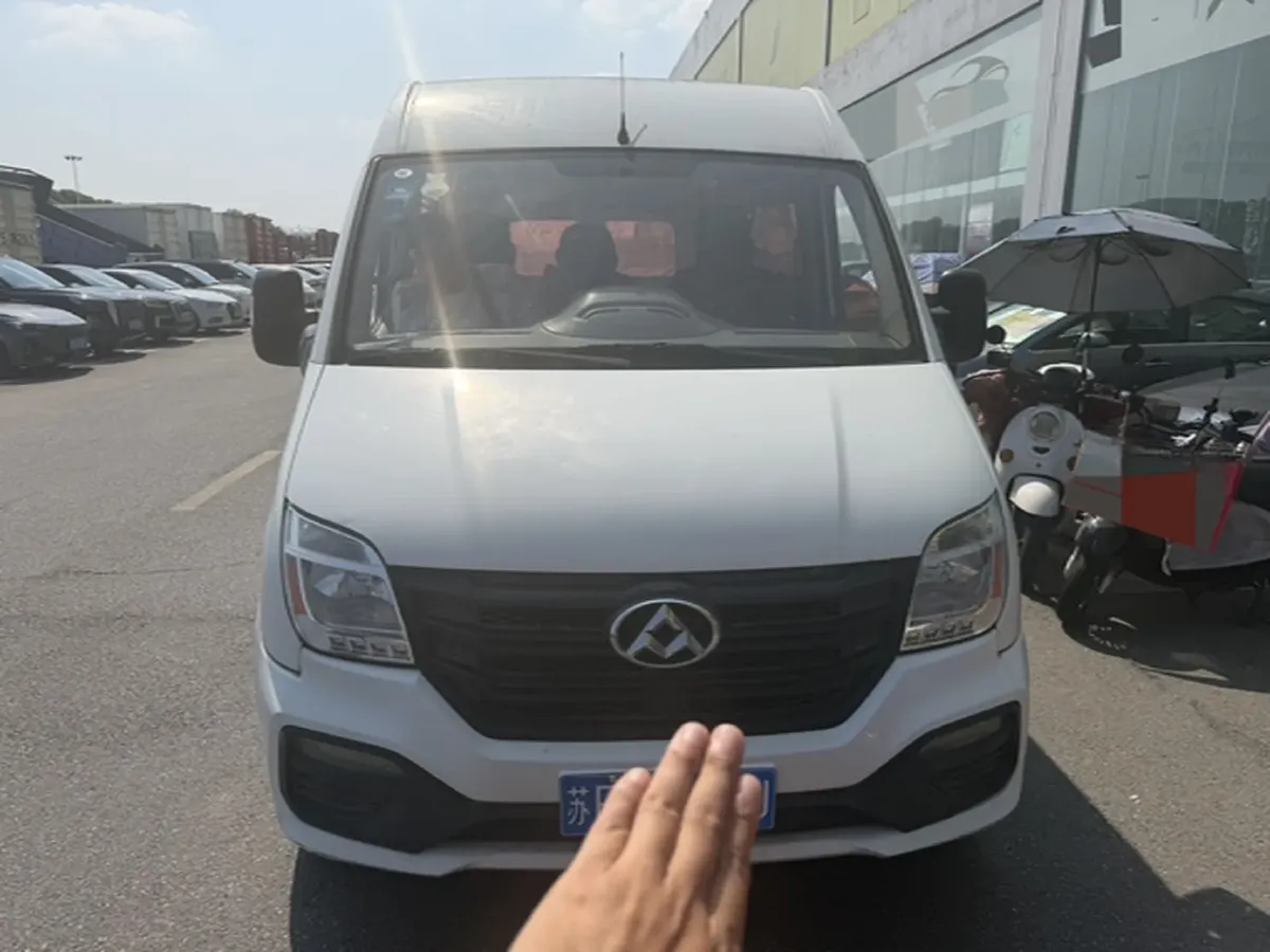 2018 MAXUS XinTu V80 2.5T 136HP L4 6MT,autocango,china used car exporter,china ev exporter,chinese used car exporter,chinese used ev exporter