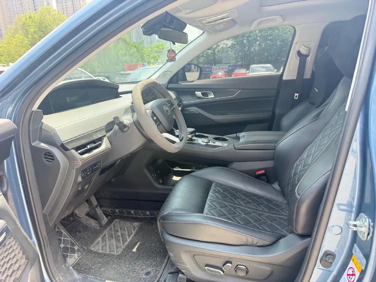 2021 ChangAn UNI-K 2.0T 233HP L4 8AT,autocango,china used car exporter,china ev exporter,chinese used car exporter,chinese used ev exporter