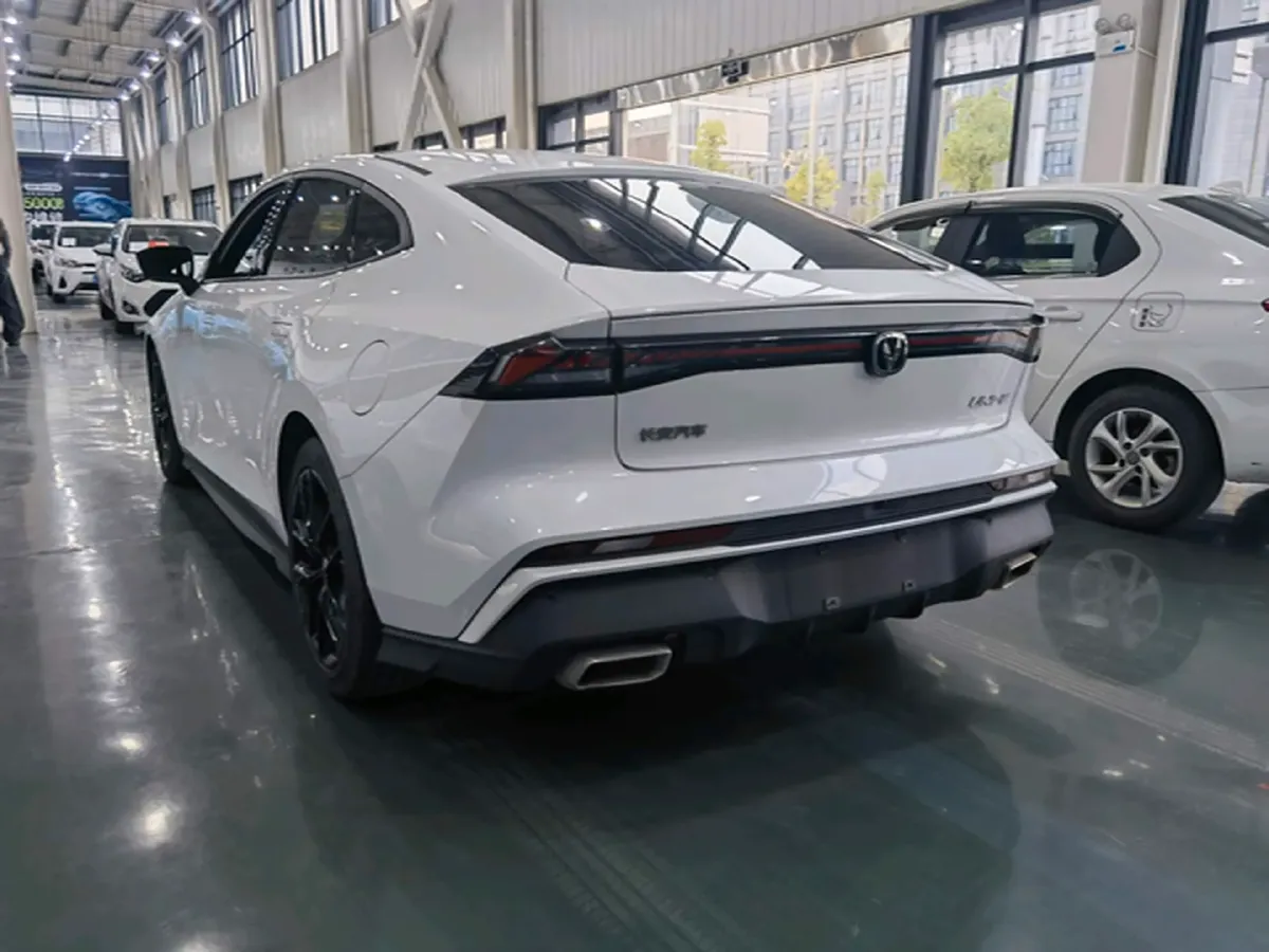 2023 ChangAn UNI-V 1.5T 188HP L4 7DCT,autocango,china used car exporter,china ev exporter,chinese used car exporter,chinese used ev exporter