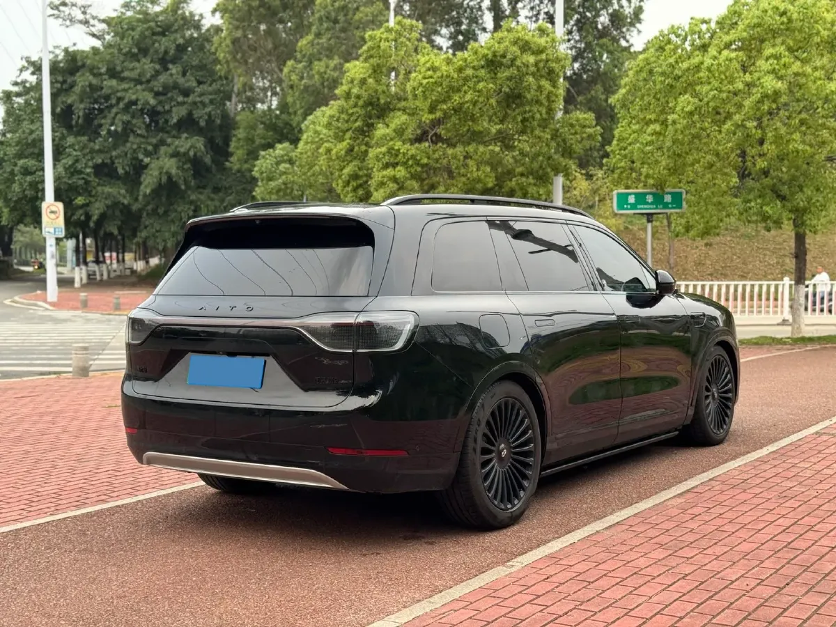 2024 AITO AITO M9 1.5T 152HP L4 REEV 42KWH,autocango,china used car exporter,china ev exporter,chinese used car exporter,chinese used ev exporter