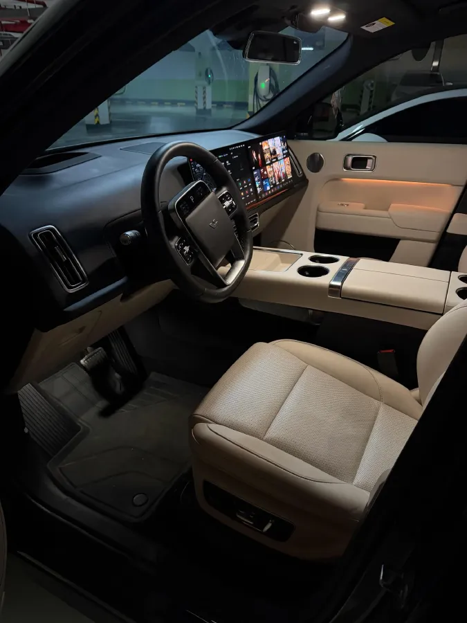 2023 Li L9 Range Extended 154HP REEV 42.6KWH,autocango,china used car exporter,china ev exporter,chinese used car exporter,chinese used ev exporter