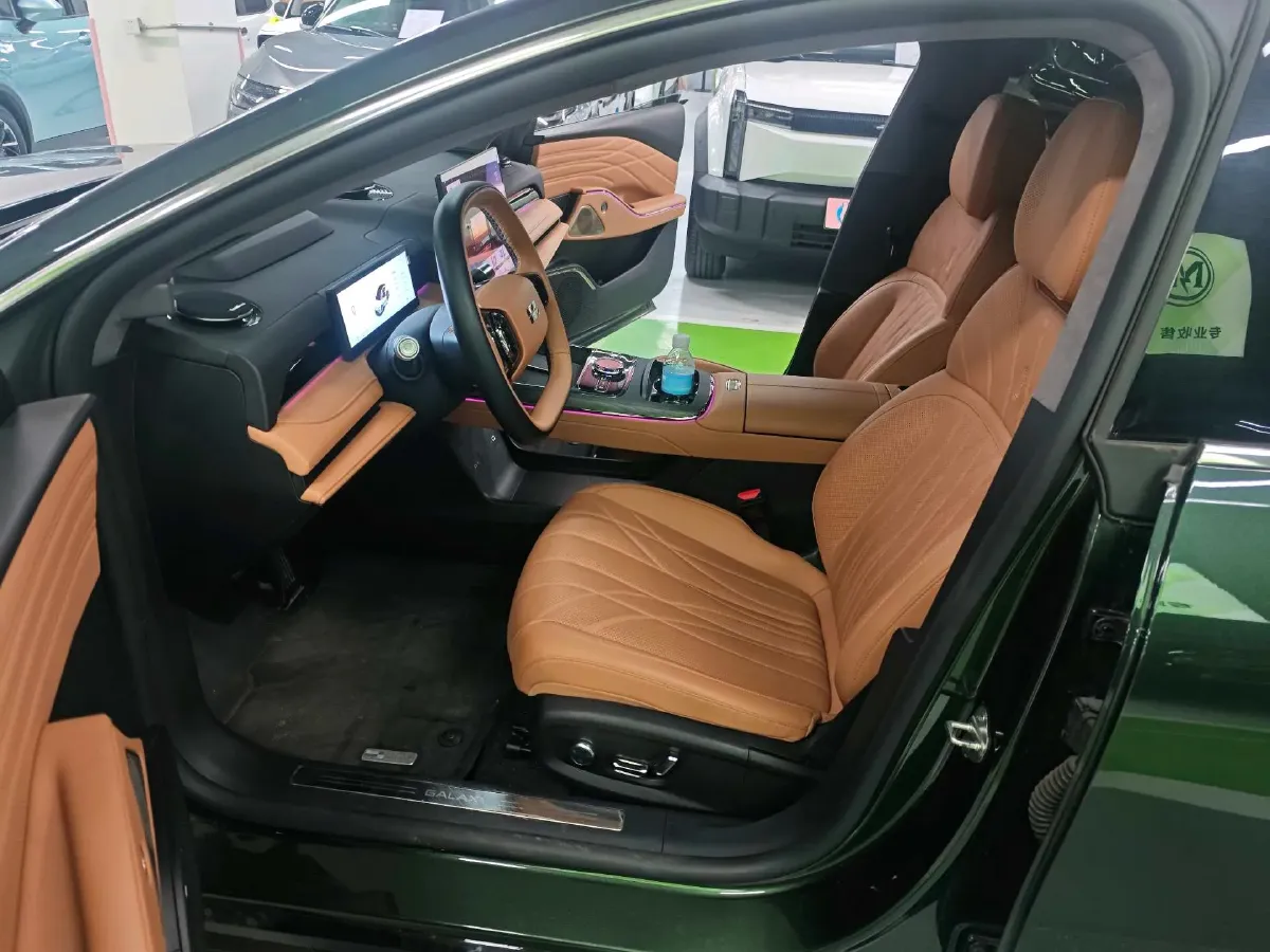 2025 Geely Galaxy Starshine 8 1.5T 163HP L4 3DHT PHEV 27.69KWH,autocango,china used car exporter,china ev exporter,chinese used car exporter,chinese used ev exporter
