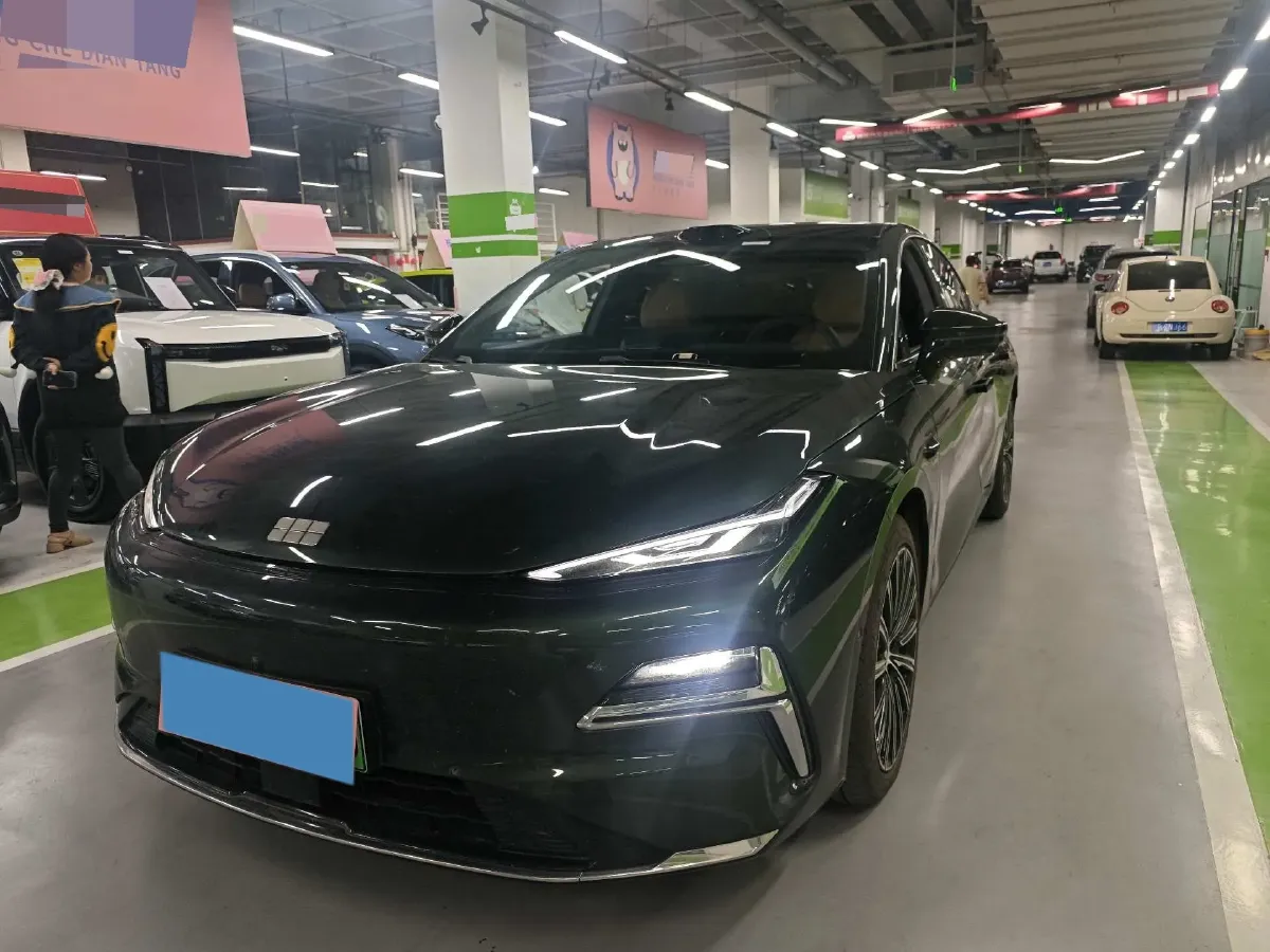 2025 Geely Galaxy Starshine 8 1.5T 163HP L4 3DHT PHEV 27.69KWH,autocango,china used car exporter,china ev exporter,chinese used car exporter,chinese used ev exporter