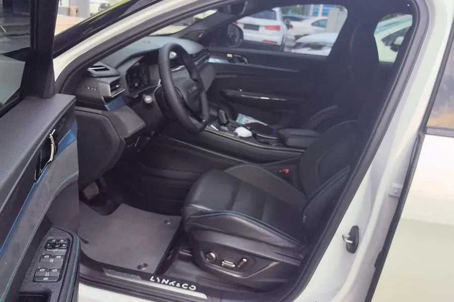 2021 Peugeot 508L 1.6T 200HP L4 8AT PHEV 12KWH,autocango,china used car exporter,china ev exporter,chinese used car exporter,chinese used ev exporter