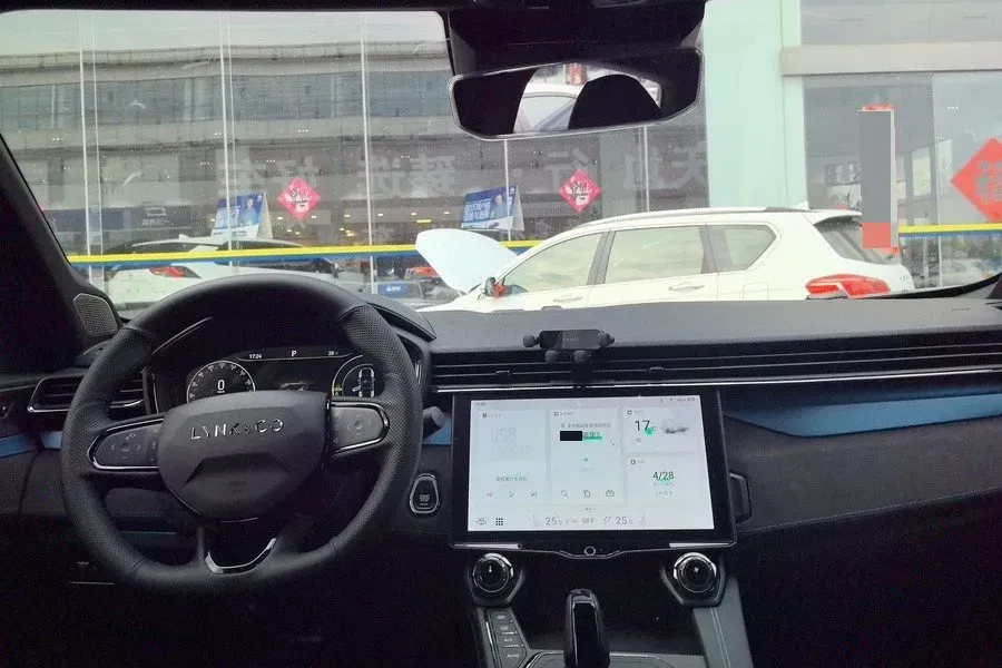 2021 Peugeot 508L 1.6T 200HP L4 8AT PHEV 12KWH,autocango,china used car exporter,china ev exporter,chinese used car exporter,chinese used ev exporter