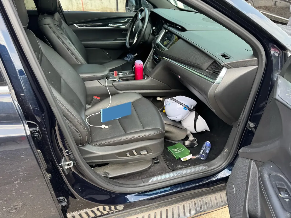 2021 Cadillac XT5 2.0T 237HP L4 9AT,autocango,china used car exporter,china ev exporter,chinese used car exporter,chinese used ev exporter