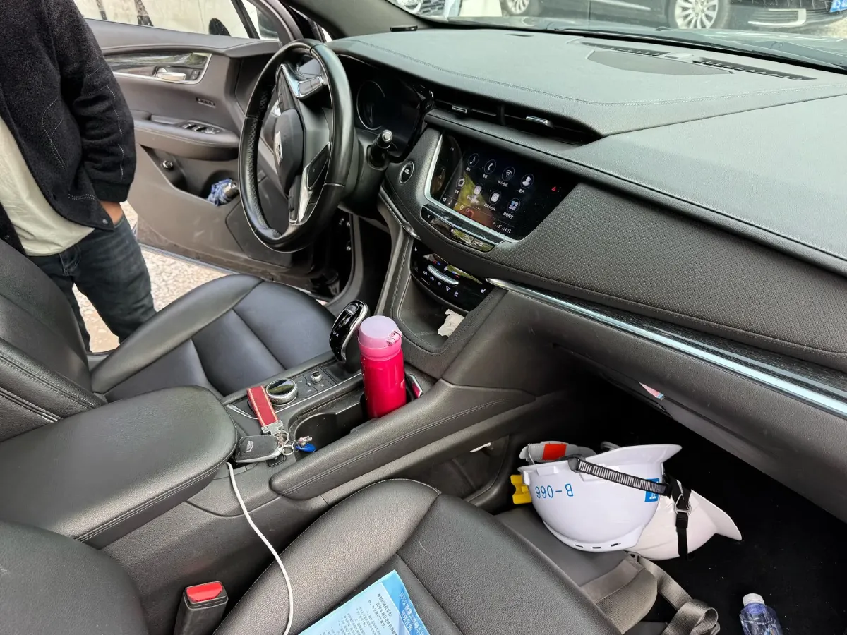 2021 Cadillac XT5 2.0T 237HP L4 9AT,autocango,china used car exporter,china ev exporter,chinese used car exporter,chinese used ev exporter