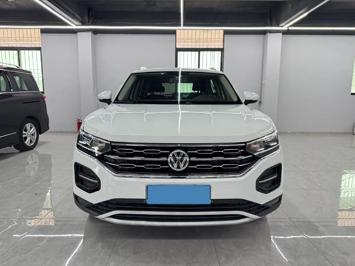 2019 Jeep Cherokee 2.0T 234HP L4 9AT,autocango,china used car exporter,china ev exporter,chinese used car exporter,chinese used ev exporter