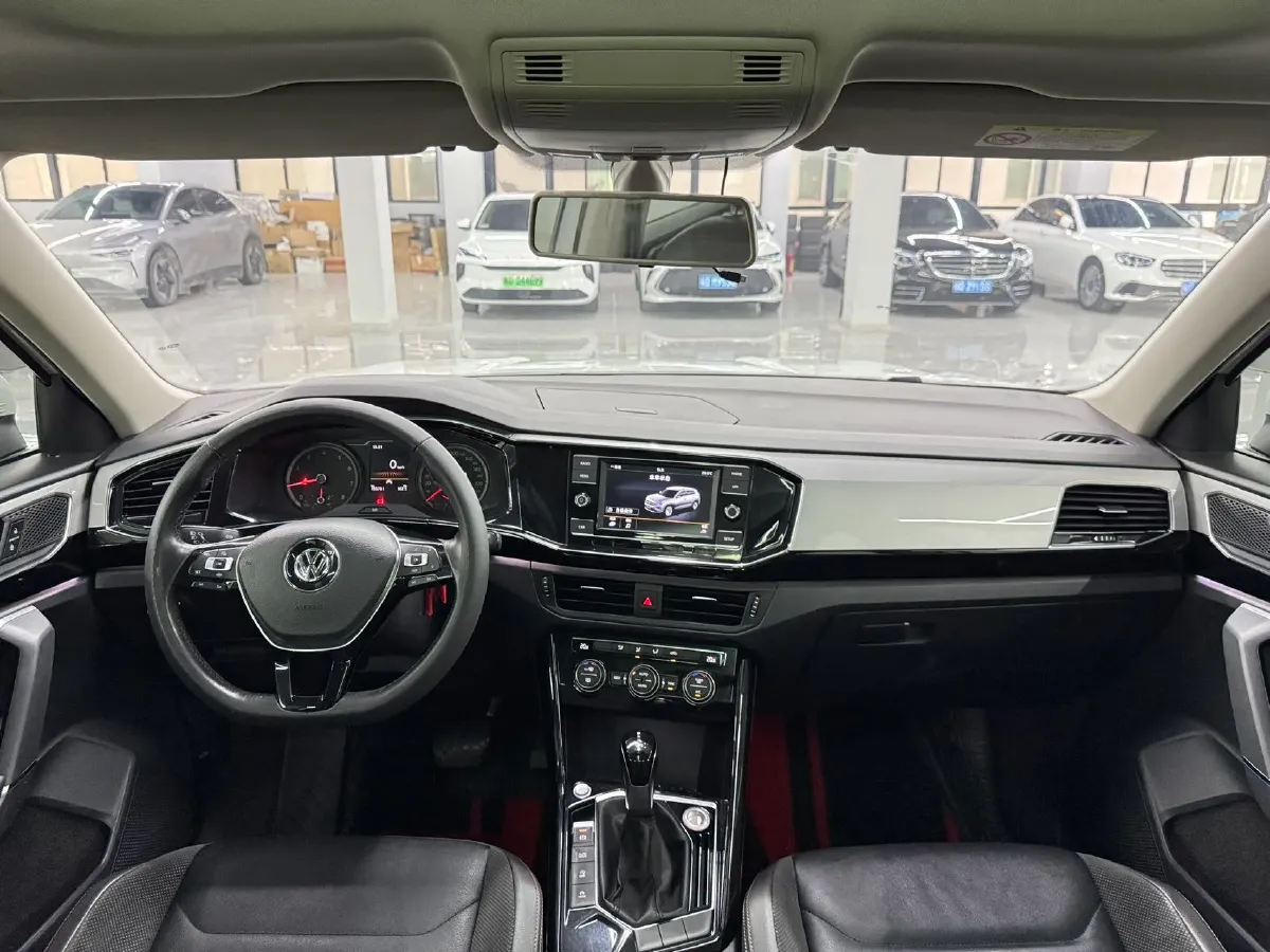 2019 Jeep Cherokee 2.0T 234HP L4 9AT,autocango,china used car exporter,china ev exporter,chinese used car exporter,chinese used ev exporter