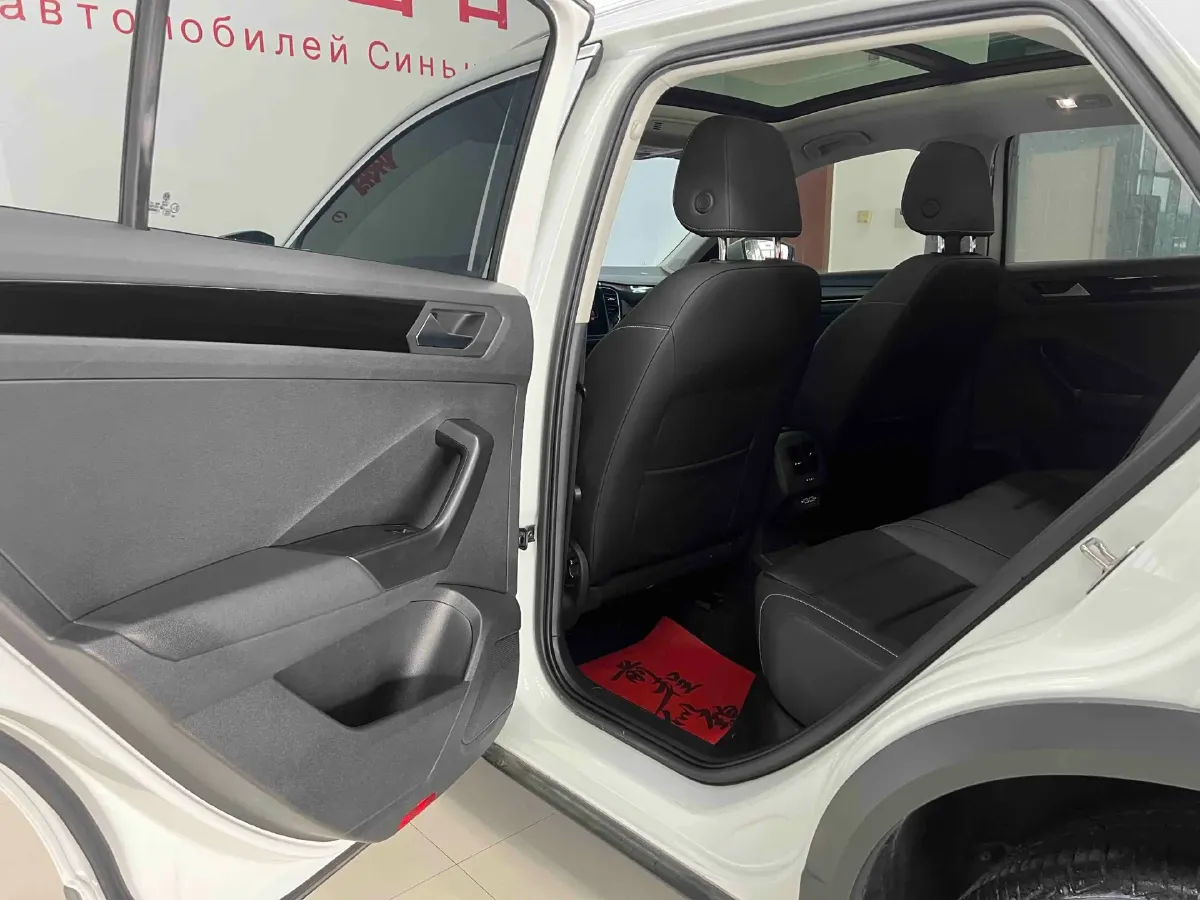 2021 Volkswagen T-Roc 1.4T 150HP L4 7DCT,autocango,china used car exporter,china ev exporter,chinese used car exporter,chinese used ev exporter