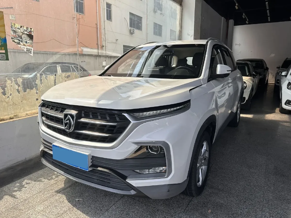 2018 BaoJun 530 1.5T 150HP L4 6MT,autocango,china used car exporter,china ev exporter,chinese used car exporter,chinese used ev exporter