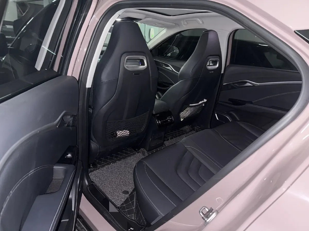 2022 Venucia Grand V 1.5T 190HP L4 7DCT,autocango,china used car exporter,china ev exporter,chinese used car exporter,chinese used ev exporter