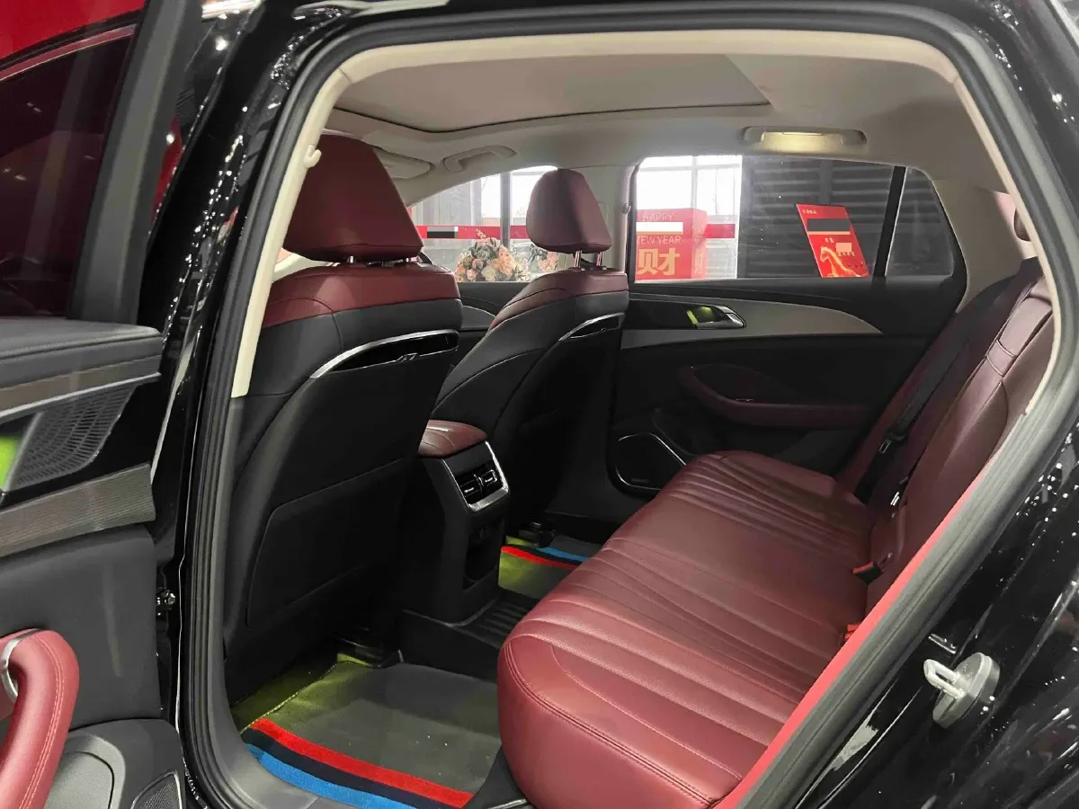 2023 HongQi H5 2.0T 224HP L4 8AT,autocango,china used car exporter,china ev exporter,chinese used car exporter,chinese used ev exporter