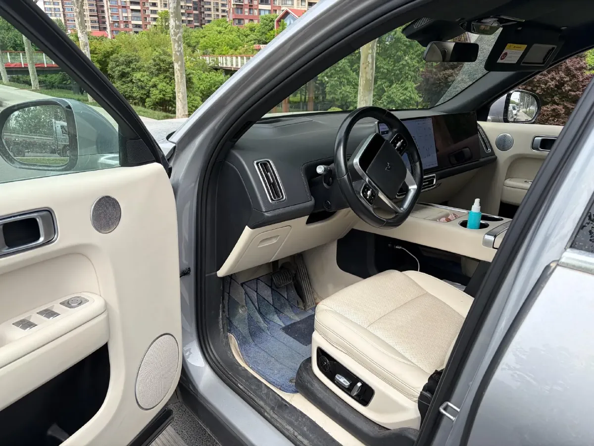2023 Li L8 Range Extended 154HP REEV 40.9KWH,autocango,china used car exporter,china ev exporter,chinese used car exporter,chinese used ev exporter