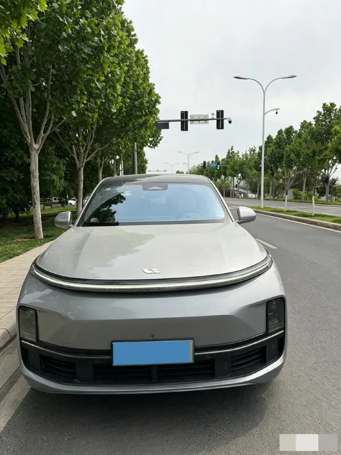 2023 Li L8 Range Extended 154HP REEV 40.9KWH,autocango,china used car exporter,china ev exporter,chinese used car exporter,chinese used ev exporter