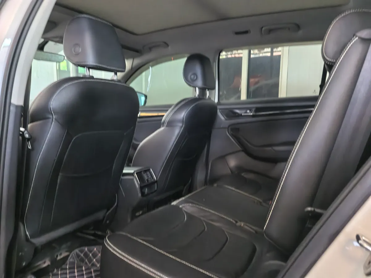 2018 Skoda Kodiak 2.0T 186HP L4 7DCT,autocango,china used car exporter,china ev exporter,chinese used car exporter,chinese used ev exporter