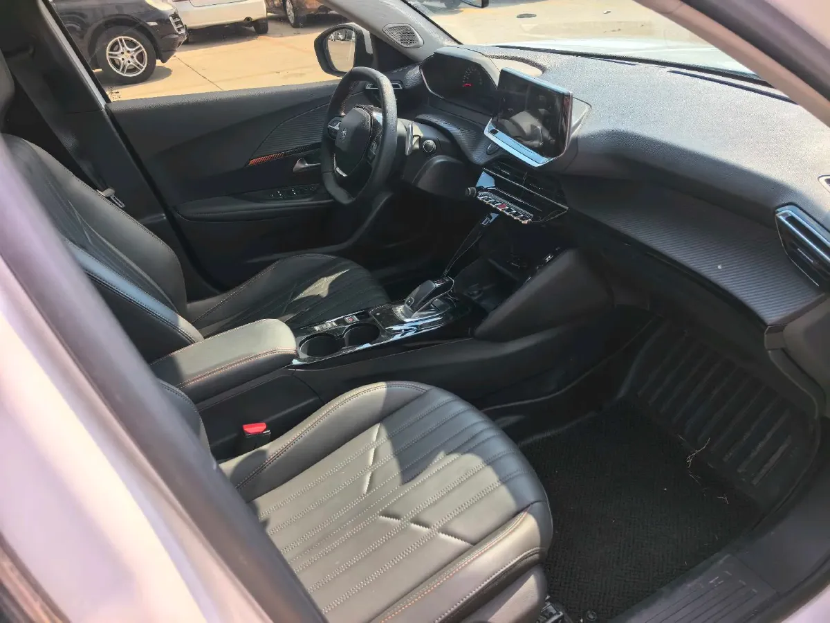 2022 Peugeot 2008 1.2T 136HP L3 6DCT,autocango,china used car exporter,china ev exporter,chinese used car exporter,chinese used ev exporter