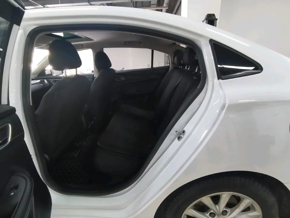 2019 Roewe i5 1.5L 120HP L4 CVT,autocango,china used car exporter,china ev exporter,chinese used car exporter,chinese used ev exporter