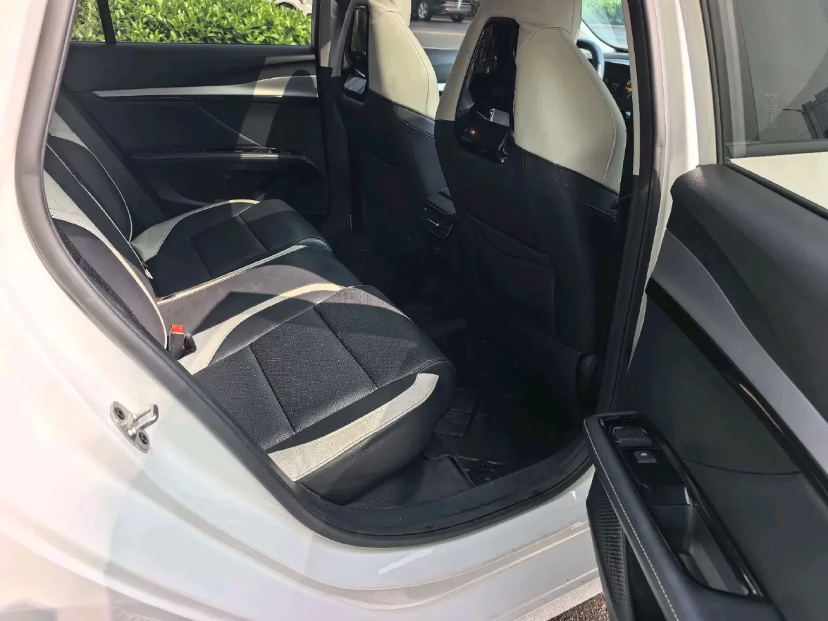 2022 MG 5 Scorpio 1.5T 181HP L4 7DCT,autocango,china used car exporter,china ev exporter,chinese used car exporter,chinese used ev exporter