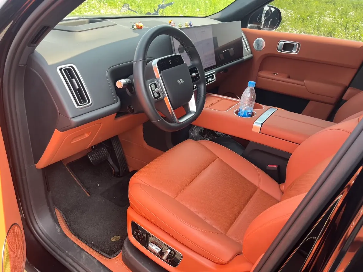 2024 Volvo S60 2.0T 197HP L4 7DCT,autocango,china used car exporter,china ev exporter,chinese used car exporter,chinese used ev exporter