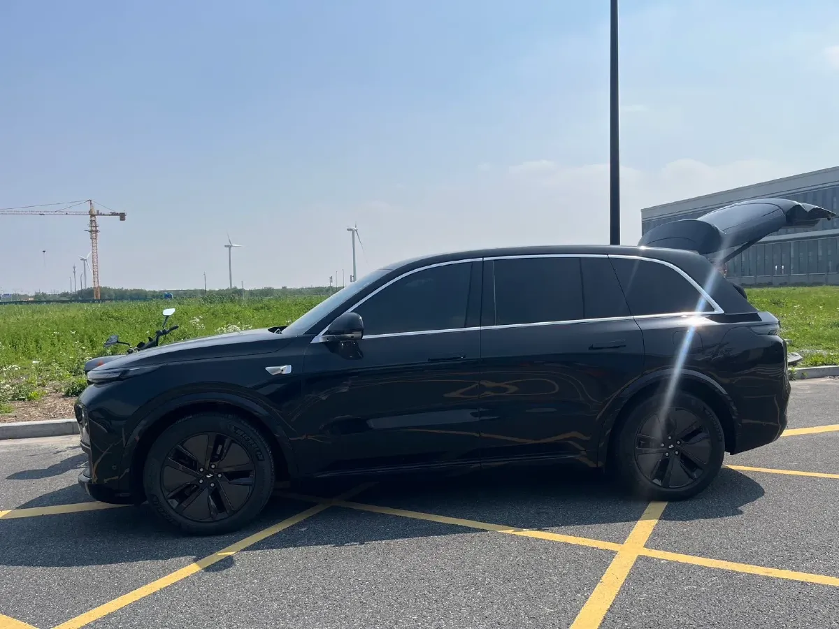 2024 Volvo S60 2.0T 197HP L4 7DCT,autocango,china used car exporter,china ev exporter,chinese used car exporter,chinese used ev exporter