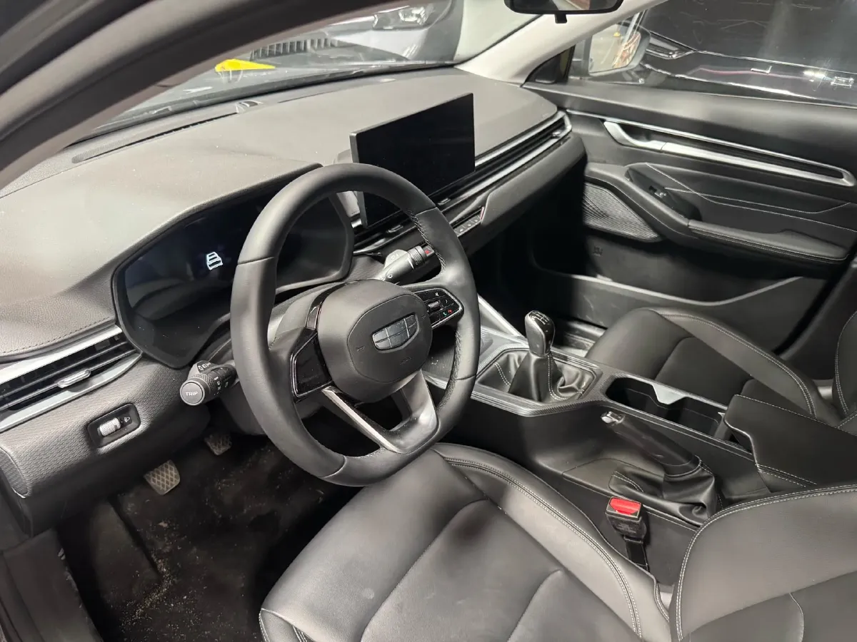 2025 Geely Emgrand 1.5L 127HP L4 5MT,autocango,china used car exporter,china ev exporter,chinese used car exporter,chinese used ev exporter