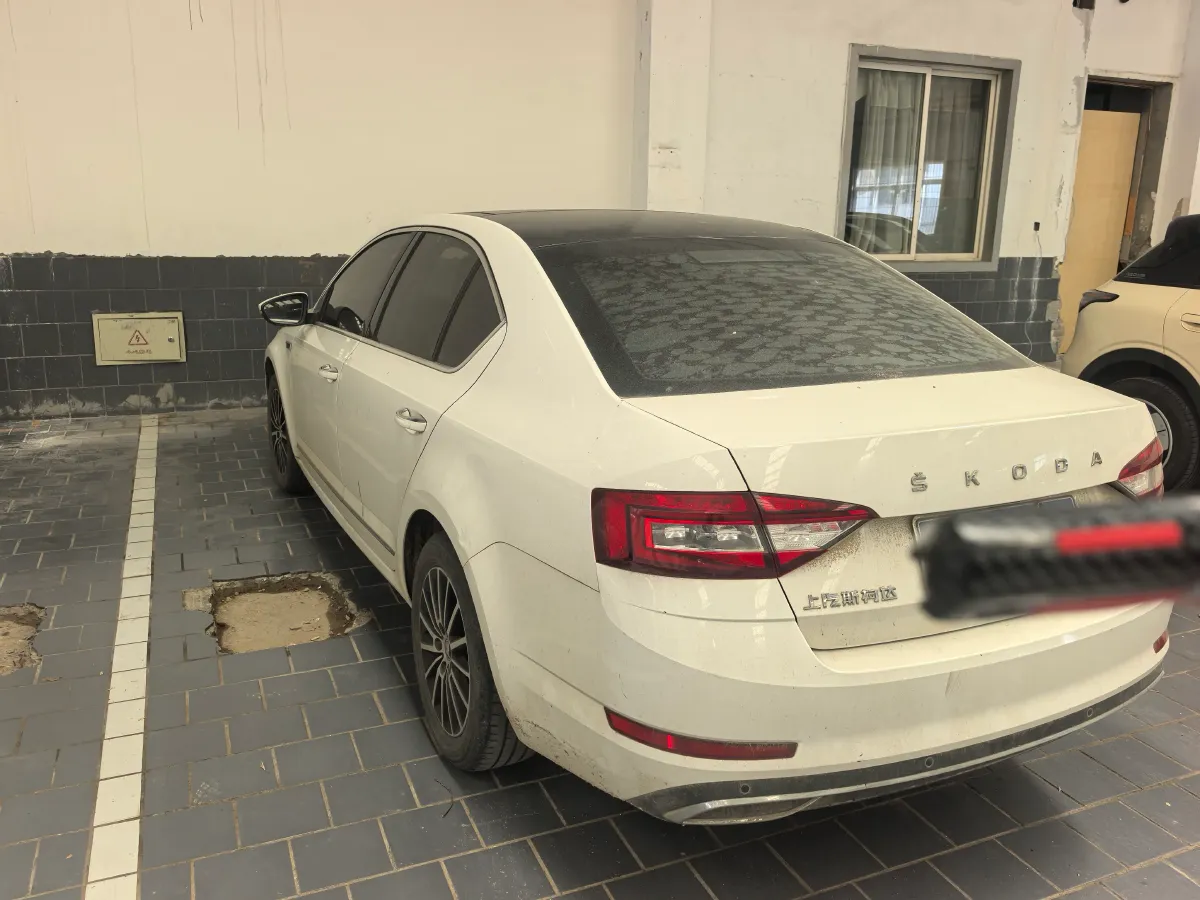2020 Skoda Octavia 1.5L 113HP L4 6AT,autocango,china used car exporter,china ev exporter,chinese used car exporter,chinese used ev exporter