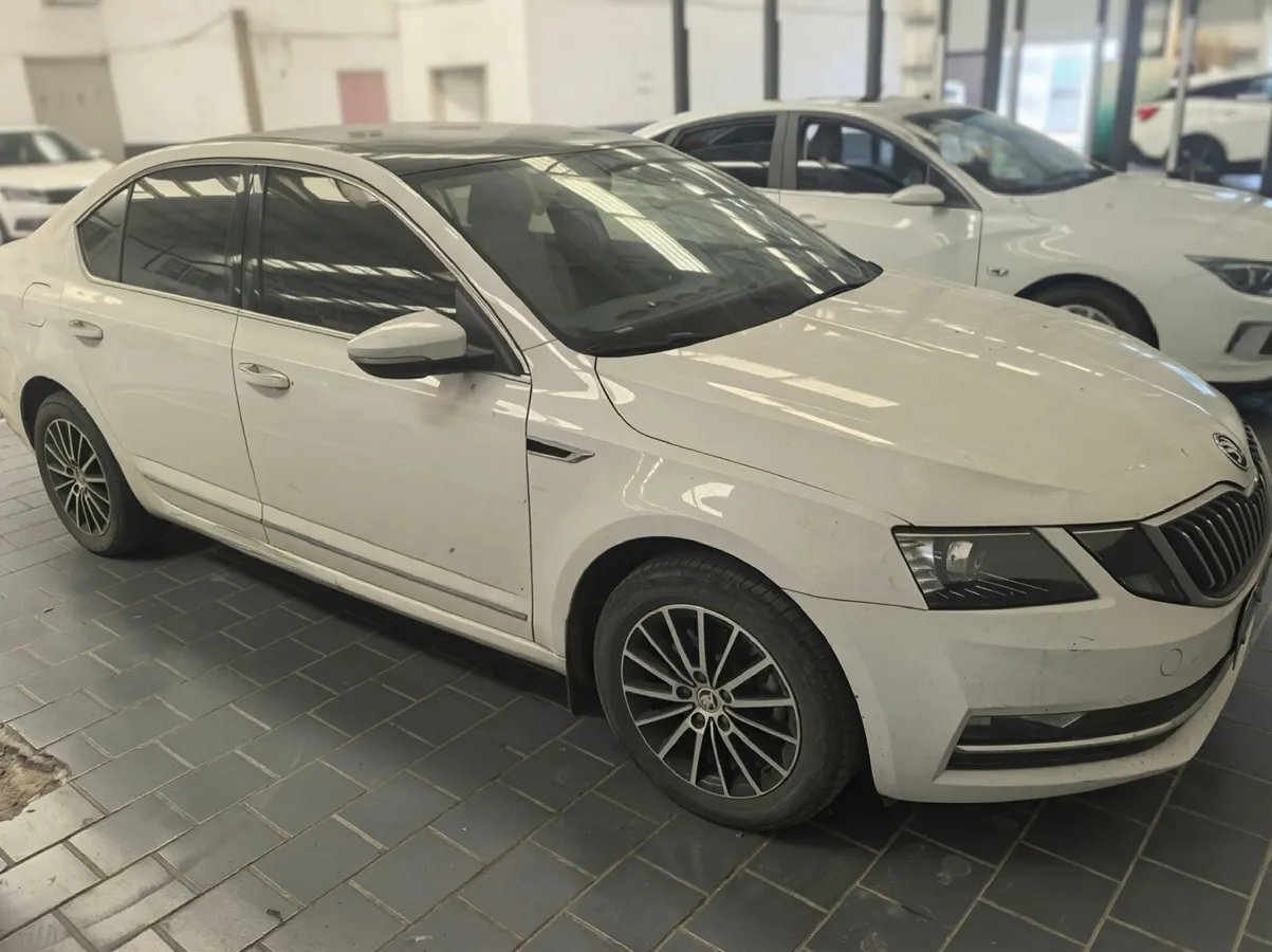 2020 Skoda Octavia 1.5L 113HP L4 6AT,autocango,china used car exporter,china ev exporter,chinese used car exporter,chinese used ev exporter