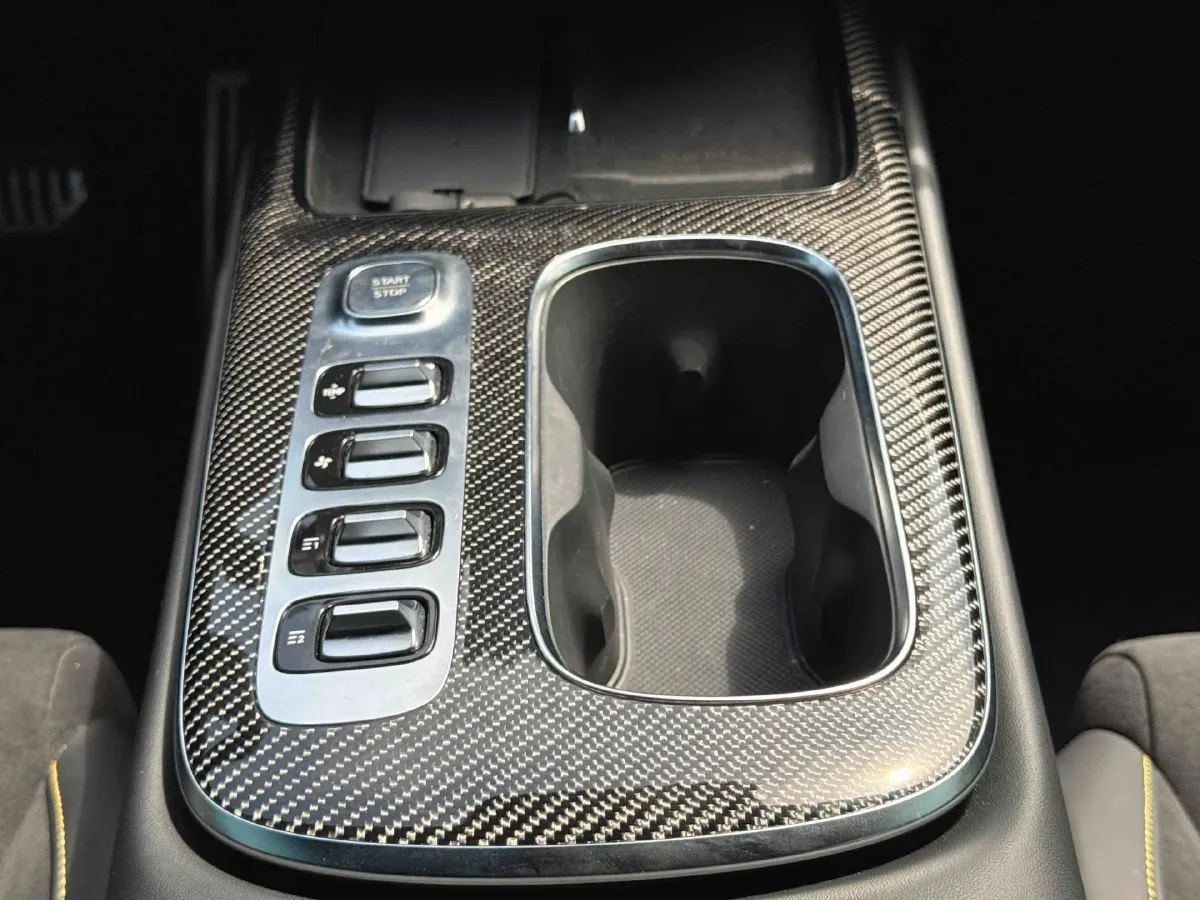 2025 MI SU7 Ultra BEV 93.7KWH,autocango,china used car exporter,china ev exporter,chinese used car exporter,chinese used ev exporter