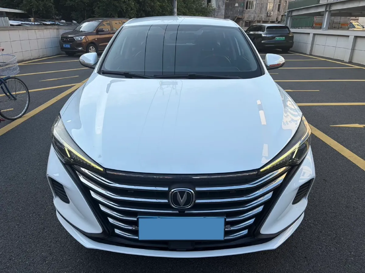 2019 ChangAn Eado 1.6L 128HP L4 5MT,autocango,china used car exporter,china ev exporter,chinese used car exporter,chinese used ev exporter